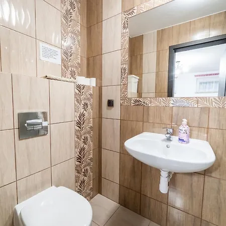 וילה Popieluszki 8, Blisko Centrum, Praking Gratis, 50 Metrow Od Letnich Basenow