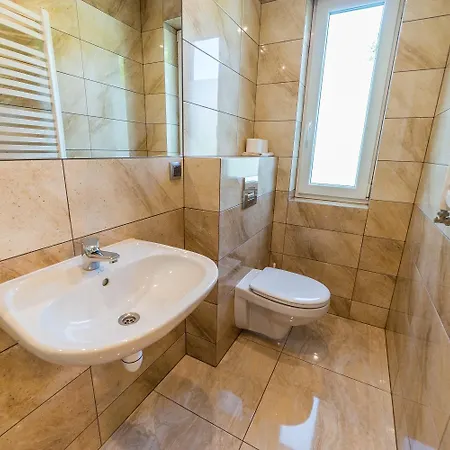 Popieluszki 8, Blisko Centrum, Praking Gratis, 50 Metrow Od Letnich Basenow וילה